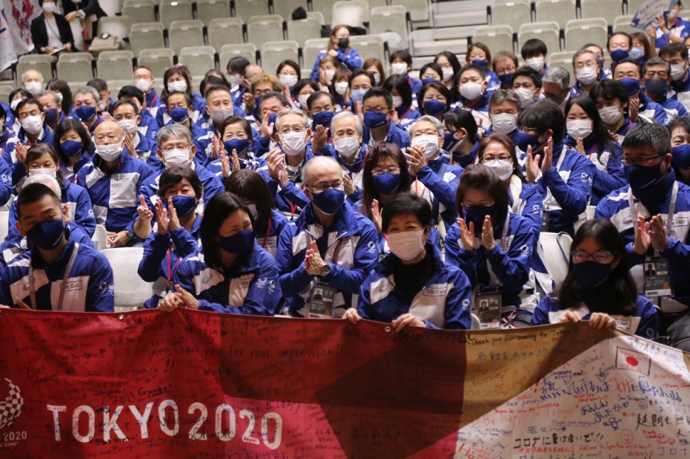 Tokyo Governor Yuriko Koike on Sunday thanked the Tokyo City volunteers who helped welcome the public and athletes at the Olympic and Paralympic Games. (ANJ/ Pierre Boutier)
