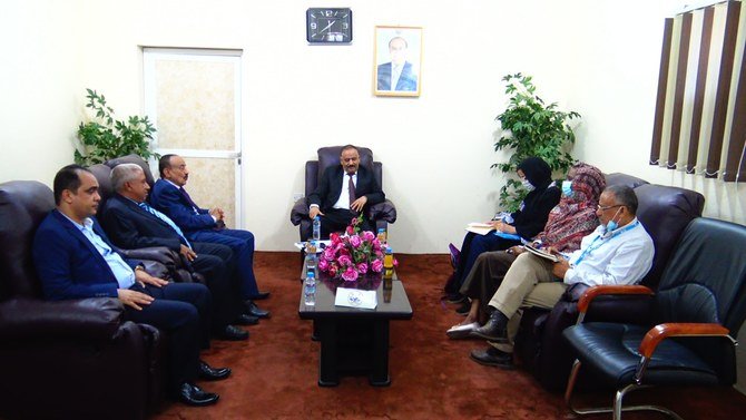 Yemen’s Minister of Transport Abd Al-Salam Hamid meets with officials from the UN Development Program in the interim capital, Aden. (Saba)