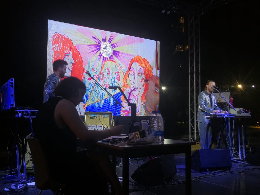 Forty artists representing 14 nationalities came together to show their work, some combining music and drawing. 