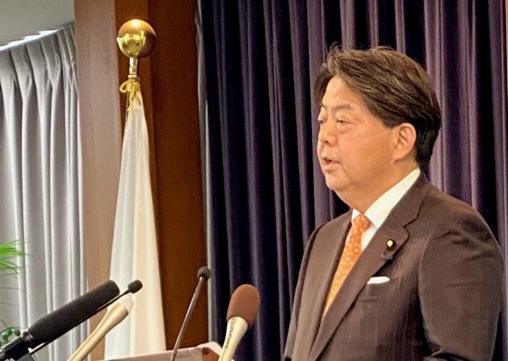 Foreign Minister Hayashi speaks at a press conference held at the foreign ministry building in Tokyo on November 11. (ANJ photo)