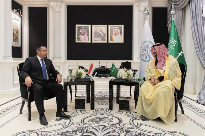 Prince Khalid bin Salman bin Abdulaziz meets with Yemen Prime Minister Mueen Abdul-Malik Saeed in Riyadh on Sunday. (SPA photo)
