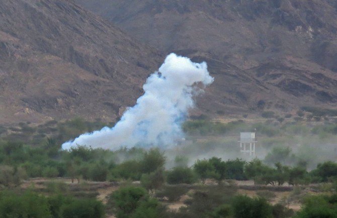 Smoke billows at the Al-Jawba frontline in Yemen’s northeastern province of Marib. (File/AFP)