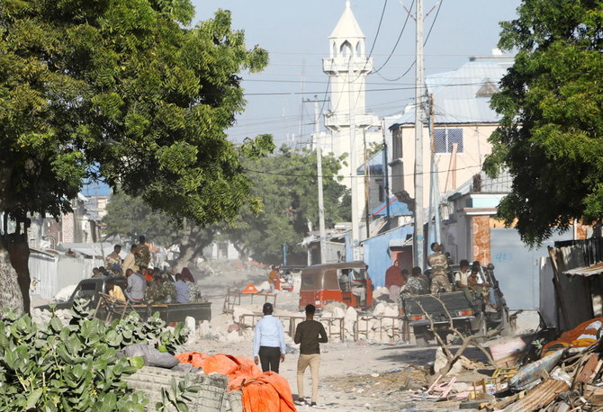 Somali military supporting Prime Minister Mohamed Hussein Roble gather at Siigale village in Hodan district of Mogadishu, Somalia December 27, 2021. (Reuters)