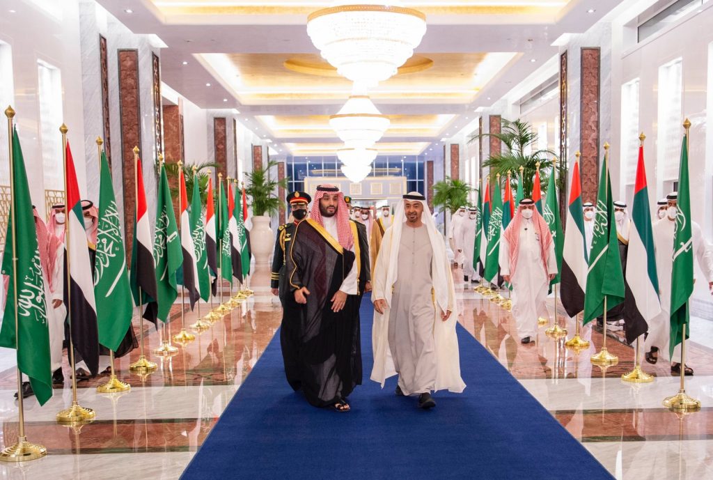 Saudi Arabia’s Crown Prince Mohammed bin Salman arrived in Abu Dhabi and was received by crown prince Sheikh Mohammed bin Zayed. (SPA)