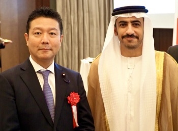 Honda offered congratulations on the 50th anniversary of the founding of the UAE and stated that he would like to strengthen cooperation in various fields regarding Japan-UAE relations, which will celebrate the 50th anniversary of the establishment of diplomatic relations in 2022. (Foreign Minstry)