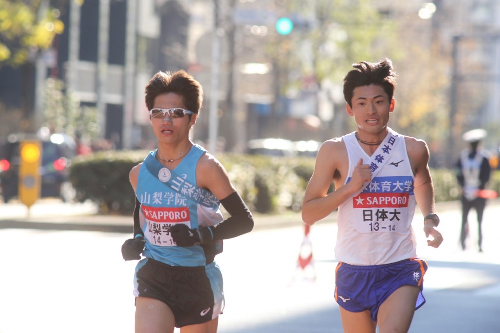 The Hakone Ekiden relay race is run over two days and takes place in cool, winter weather. (ANJ/Pierre Boutier)