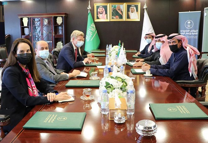 GCC Secretary-General Nayef Al-Hajraf meets UN envoy to Yemen Hans Grundberg in Riyadh. (GCC)