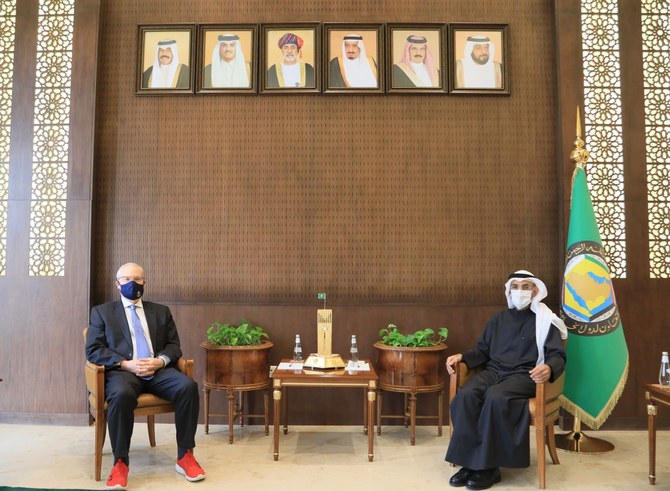GCC Secretary-General Nayef Al-Hajraf meets US envoy to Yemen Tim Lenderking in Riyadh. (GCC)