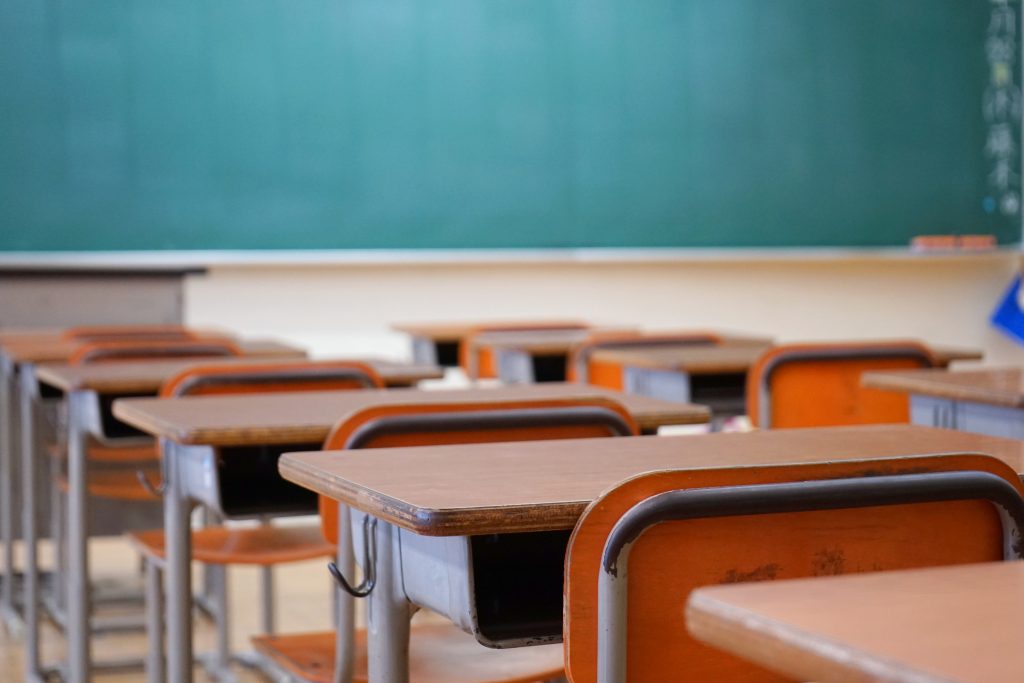 The survey covered a total of 74 major cities and wards. Of the 73 municipalities that gave valid answers, 62, or 84.9 percent, said that online classes are given at such schools. (Shutterstock)