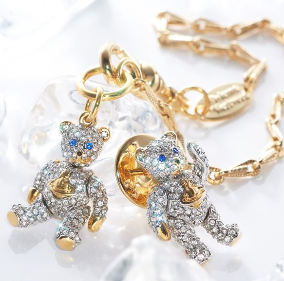 The jewellery is coated in gold, with blue crystals used to represent the bear’s eyes, justifying the ¥19,800 to ¥55,000 ($170 to $480) price range. (TWITTER/ Vivienne Westwood)