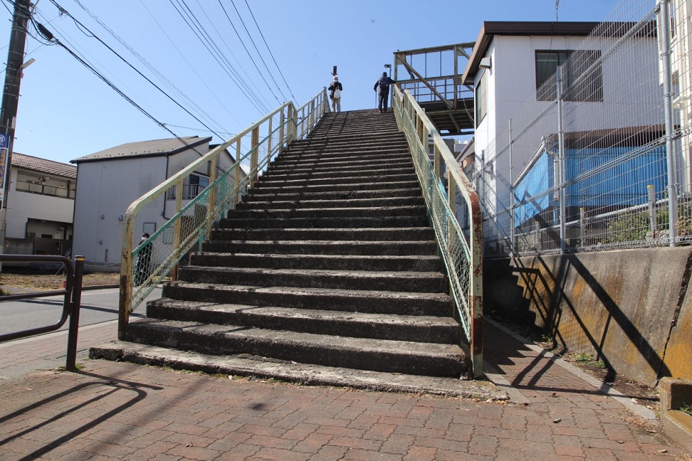 A footbridge built in 1929 in Tokyo, with connections to a famous writer, is in danger of being dismantled. (ANJ)