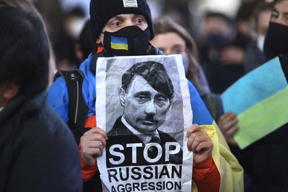 Ukrainian residents living in Japan protested against the Russian invasion of their country and demanded an immediate end to the military operation. (ANJ/ Pierre Boutier)