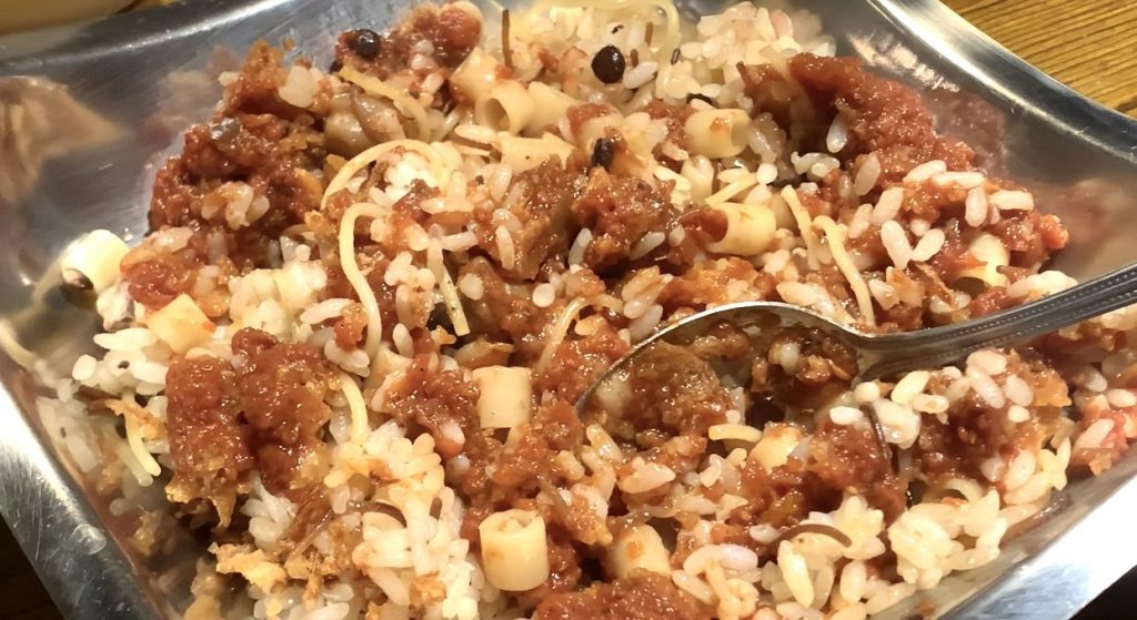 Kushari, a traditional Egyptian dish, has recently become available in Japan as instant food in a paper cup. (ANJ)