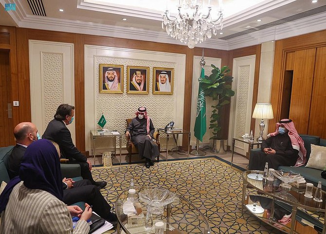 Saudi Foreign Minister Prince Faisal bin Farhan meets UN Resident and Humanitarian Coordinator in Yemen David Gressly. (SPA)