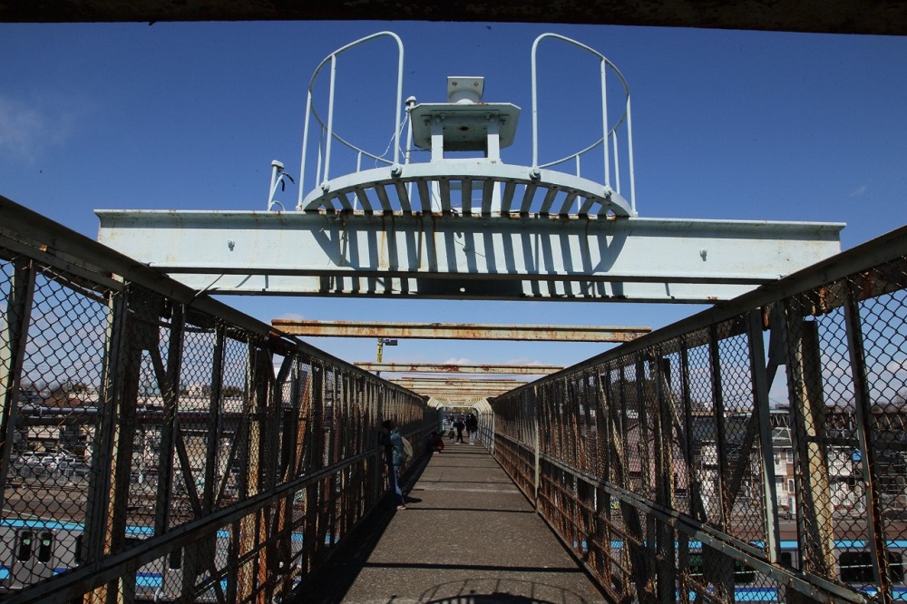 A footbridge built in 1929 in Tokyo, with connections to a famous writer, is in danger of being dismantled. (ANJ)