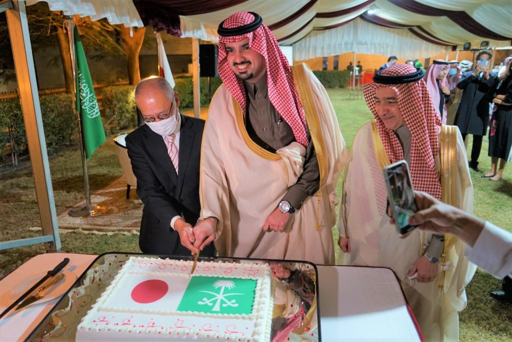 Japanese Ambassador to Saudi Arabia Fumio Iwai and Saudi’s Prince Faisal bin Abdulaziz bin Ayyaf, Mayor of Riyadh region, cutting a cake at the Ambassador's residence. (Supplied)