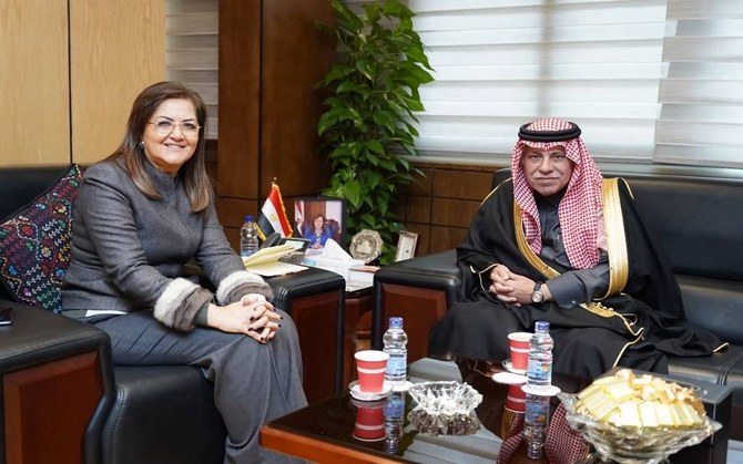 Dr. Hala Al-Saeed, Egypt’s minister of planning and economic development meets the Saudi Minister of Trade Dr. Majid bin Abdullah Al-Qasabi in Cairo. (Ministry of Planning and Economic Development)