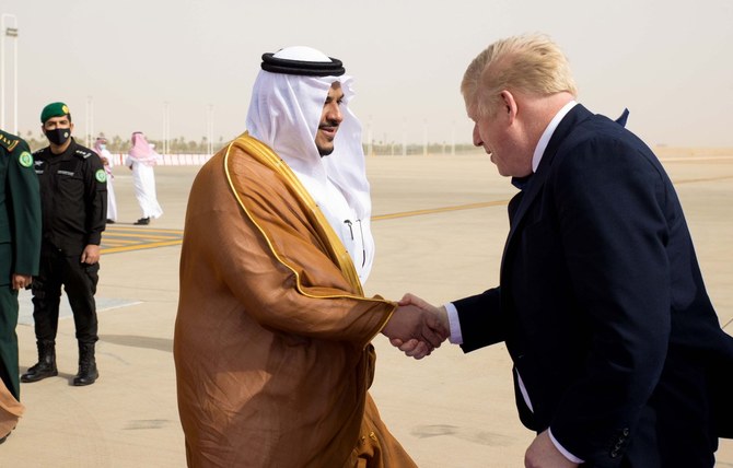 Boris Johnson later flew to Saudi Arabia where he was greeted by Deputy Governor of the Riyadh Region, Prince Mohammed bin Abdulrahman bin Abdul Aziz. (SPA)