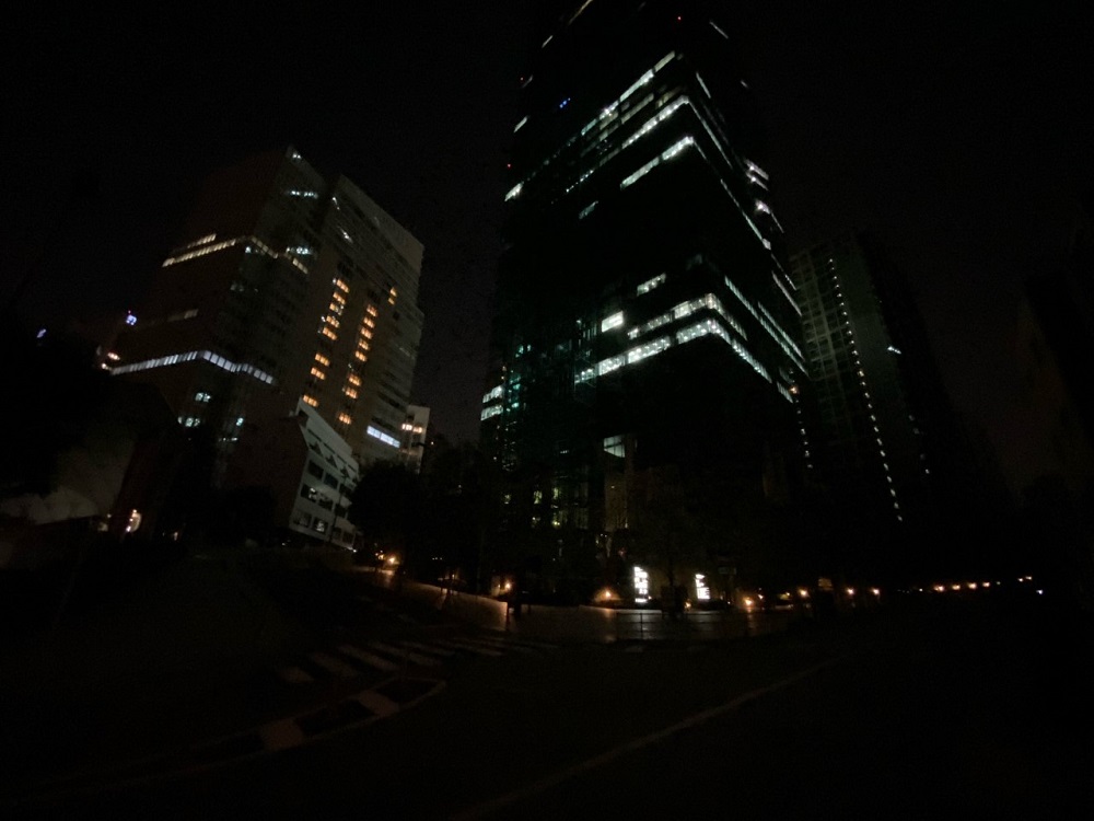 Darkness in Tokyo’s Roppongi district. (ANJ)