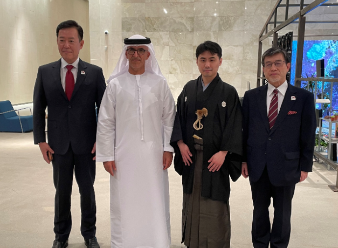 (From left to right) Katsushi Nishi, President, UAE Japan Society, Dr. Mugheer Khamis Al Khaili, Chairman, Abu Dhabi Department of Community Development, Kazufusa Hosho, 20th Grand Master, Hosho School of Noh, Akio Isomata, Ambassador of Japan to the UAE. (Abu Dhabi VIP photo)