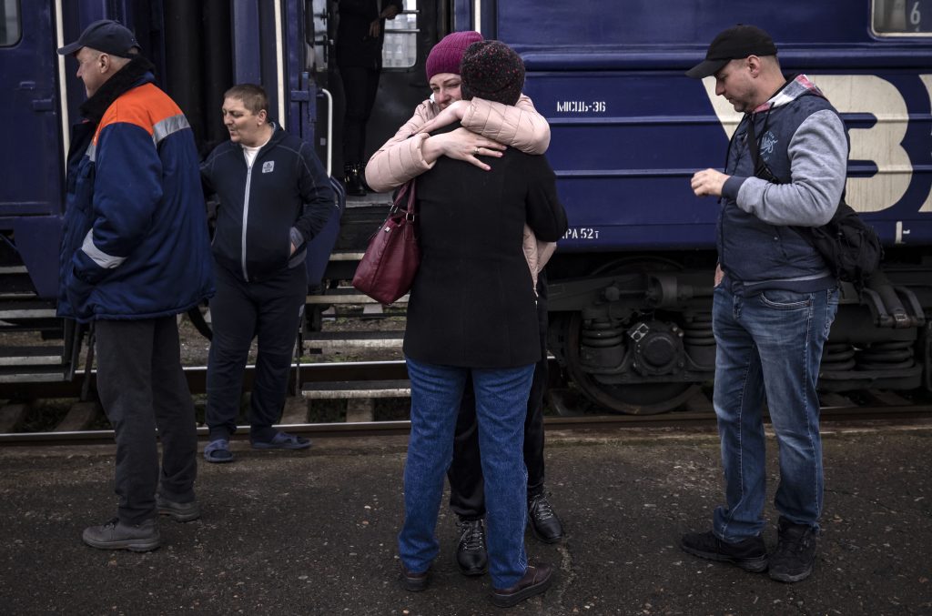 Ukrainian authorities said Sunday that the bodies of 410 civilians have been found in Kyiv-area towns that Russian forces withdrew from. (AFP)