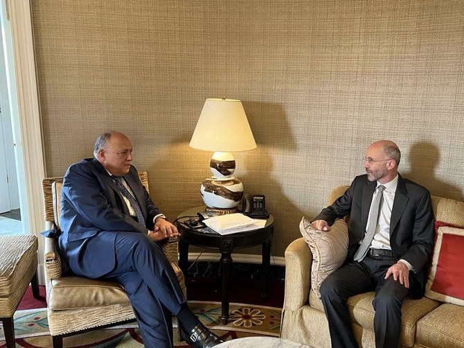 Egyptian Foreign Minister Sameh Shoukry meets with US envoy to Iran Robert Malley in Washington. (Twitter/@MfaEgypt)