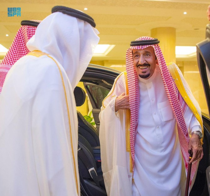 King Salman arrived at Al-Safa Palace in Makkah from Jeddah on Friday night. (SPA)