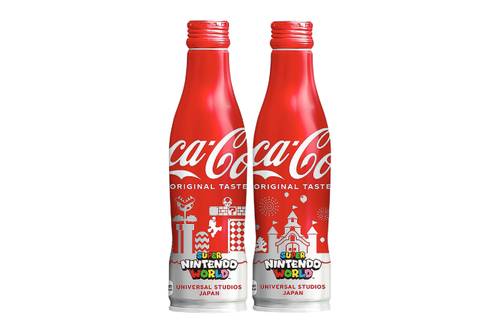 The Super Nintendo World logo has been positioned just below the illustration, and “Universal Studios Japan” just below that. (Coca-Cola Japan)