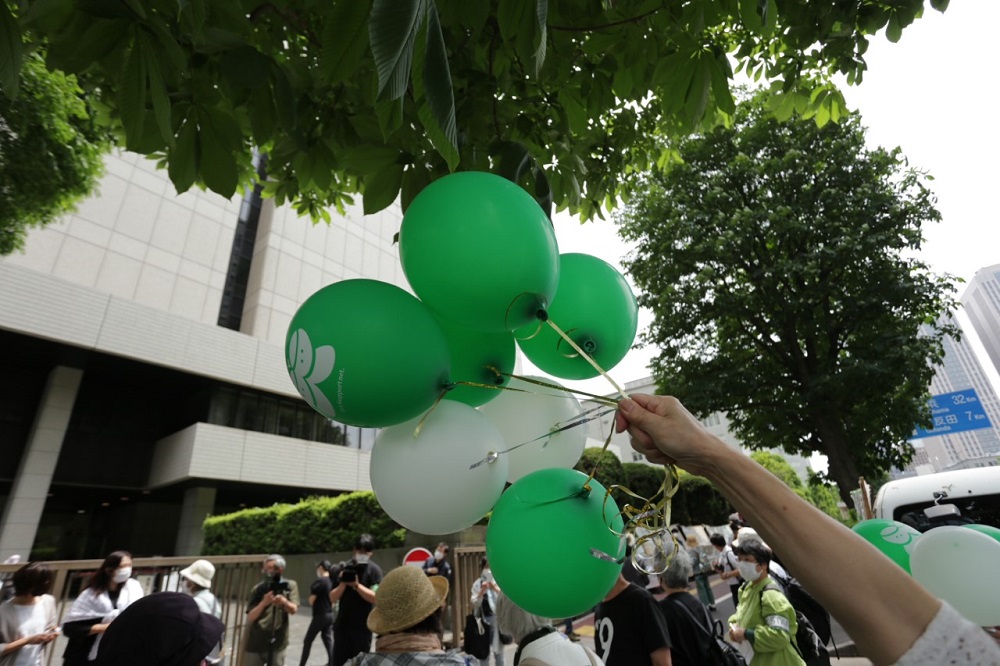 Around 100 people, many from the Fukushima region, attended the oral argument of a young woman who contracted thyroid problems following the Fukushima nuclear disaster. (ANJ / Pierre Boutier)