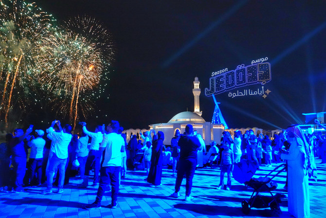 Visitors from across Saudi Arabia enjoy the second edition of the Jeddah Season. (AN photo/Huda Bashatah)