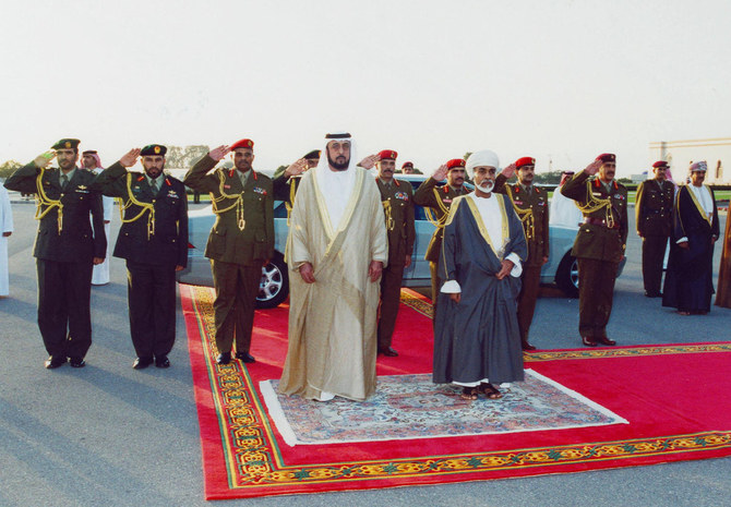 Oman's Sultan Qaboos (R) receives Sheikh Khalifa in Muscat on bin Zayed al-Nahayan Jan. 9, 2005. (AFP)