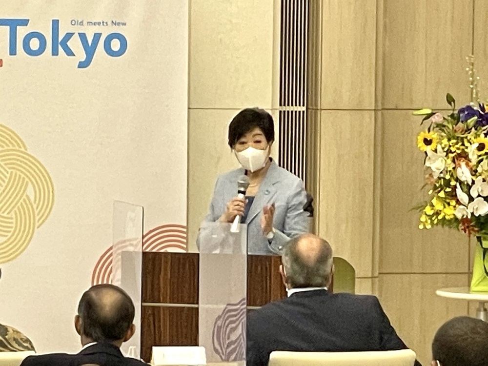 Tokyo Governor KOIKE Yuriko speaks to the heads of diplomatic missions to Japan. (ANJ)