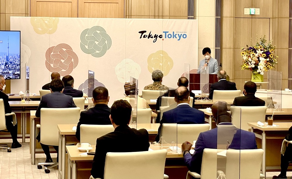 Tokyo Governor KOIKE Yuriko speaks to the heads of diplomatic missions to Japan. (ANJ)