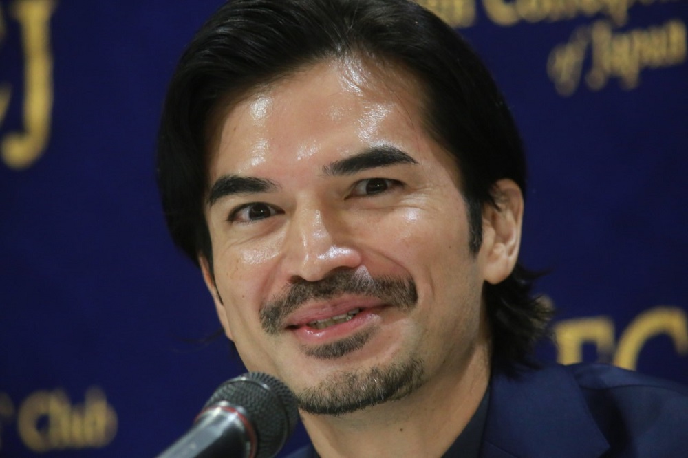 Actor Shogen answers questions during a press conference at the Foreign Correspondents’ Club of Japan in Tokyo. (ANJ/Pierre Boutier)