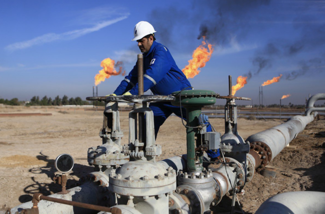 Iraq is gradually recovering from a severe recession, brought on by the COVID-19 pandemic and the drop in oil prices in 2020. (Reuters/File Photo)