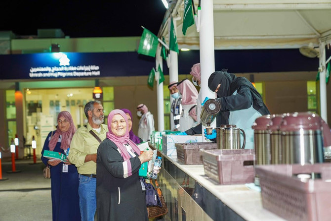 Pilgrims entering the Kingdom through the northwestern Halat Ammar border crossing in Tabuk are welcomed with an integrated system of services. (SPA)