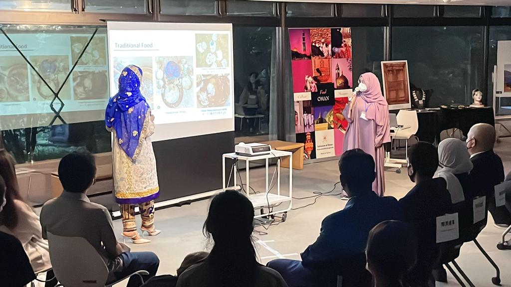 Waseda University and the embassy of Oman held a joint cultural evening to mark the 50th anniversary of diplomatic relations between Japan and Oman. (ANJP)