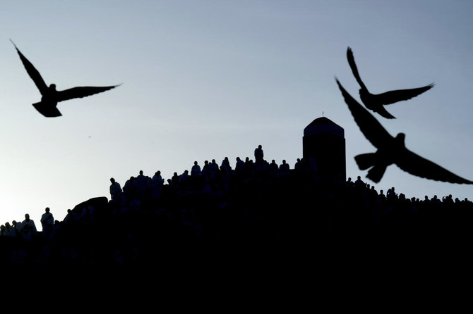 One million pilgrims from across the globe amassed on Thursday in the holy city of Makkah in Saudi Arabia to perform the initial rites of the Hajj. (AP)