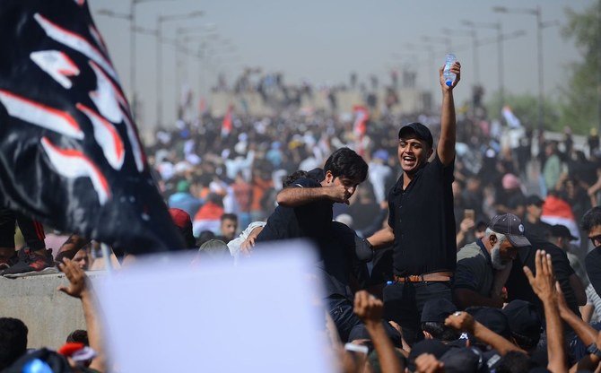 The demonstrators broke into the highly-secured Green Zone in the capital. (INA)