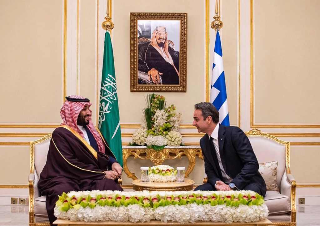 Saudi Crown Prince Mohammed bin Salman met with Greek Prime Minister Kyriakos Mitsotakis (R) in the capital Riyadh in February 2020. (Bandar Al-Jaloud/Saudi Royal Palace/AFP)