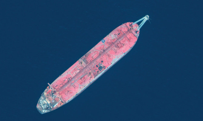 The decaying 45-year-old oil tanker, long used as a floating storage platform and now abandoned off the Yemeni port of Hodeida, is in ‘imminent’ danger of breaking up. (File/AFP)