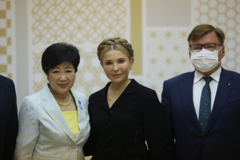 From left to right, Tokyo Governor Yuriko Koike and Hryhoriy Nemyria, former deputy minister and adviser of Yulia Tymoshenko. (ANJ/Pierre Bouti