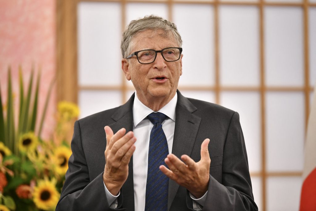 Bill Gates, co-chair of the Bill & Melinda Gates Foundation, delivers a speech after he was conferred the Grand Cordon of the Order of the Rising Sun during a ceremony at the Foreign Ministry in Tokyo, Aug. 18, 2022. (AFP)