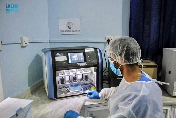 KSRelief provided medical laboratories essential supplies to further boost their capacity. (SPA)