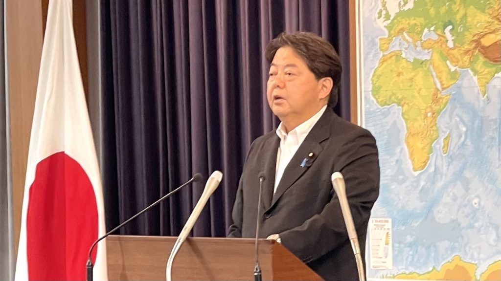 Foreign Minister HAYASHI speaks to reporters at a press conference in Tokyo on August 2. (ANJ photo)