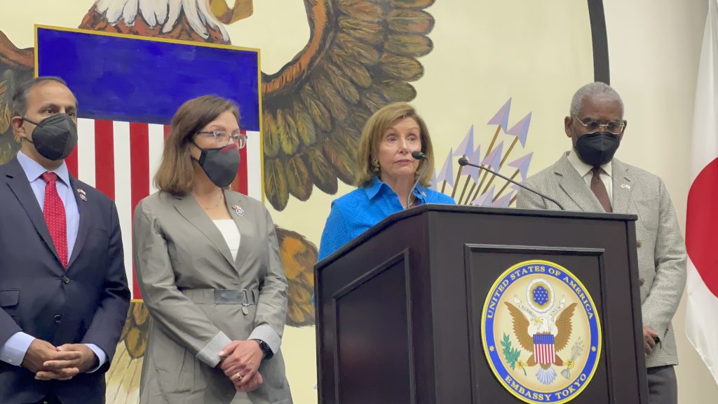 Nancy Pelosi attends a press conference in Tokyo on Aug. 5. (ANJP)