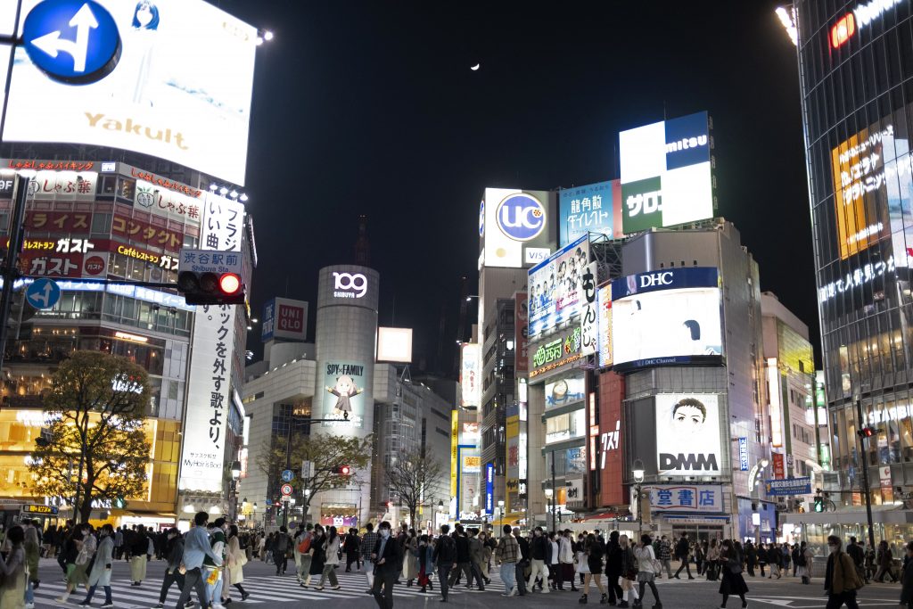 Tokyo confirmed 9,988 new cases of novel coronavirus infection Saturday. (AFP)