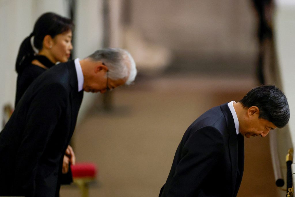 Emperor Naruhito visited Westminster Hall, where the Queen's coffin is placed, and said goodbye to her. (AFP)