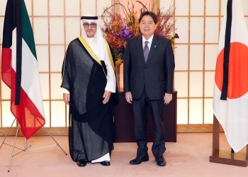 Japan's foreign minister meets with his Kuwaiti counterpart. (mofa)