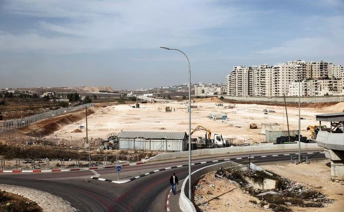 Israeli authorities on Monday advanced a plan to build nearly 500 homes in a new settlement in east Jerusalem. (Arab News)